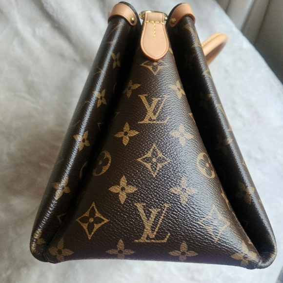 Louis Vuitton Soufflot MM Monogram Shoulder Bag Brown - Picture 12 of 15